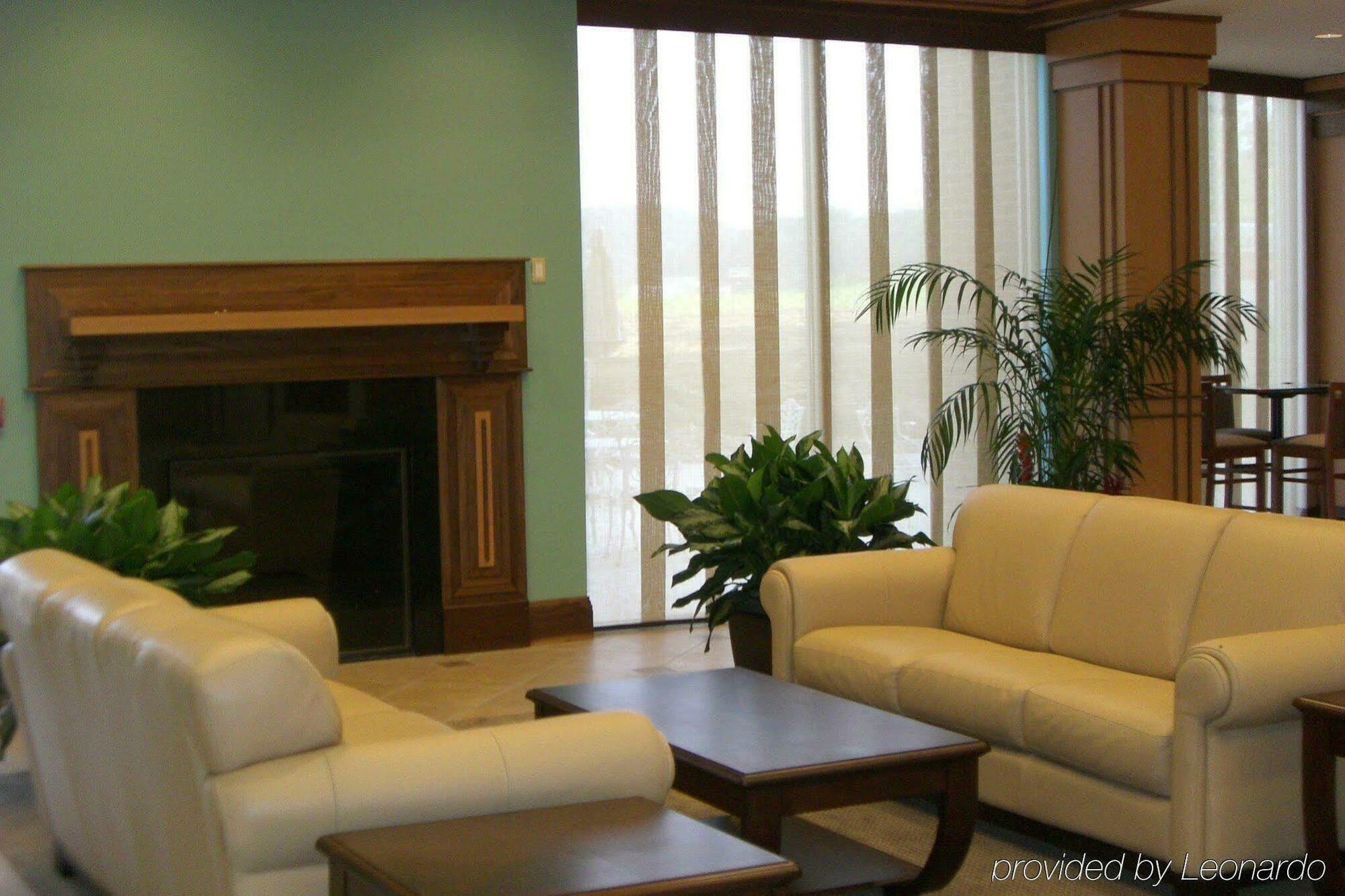 Delta Hotels By Marriott Huntington Mall Barboursville Exterior foto